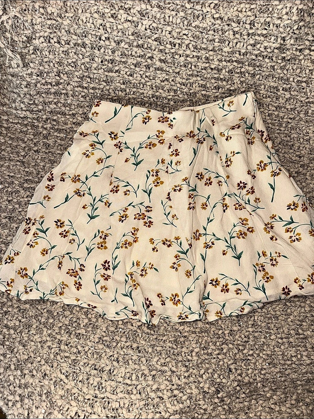 American Eagle Floral Mini Skirt in Cream & Brown Size Small
